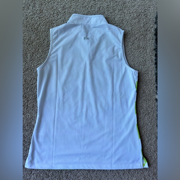 ⛳️ Women’s Nivo Golf Shirt - Size Medium - Picture 2 of 3